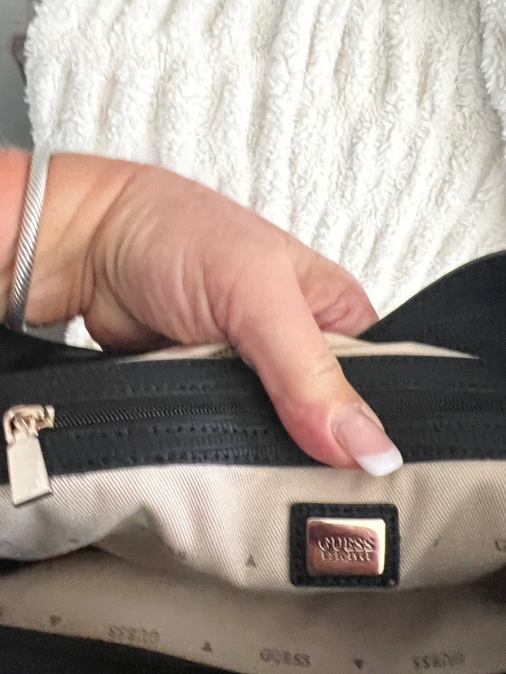 NWT GUESS Textured Purse and Wallet Set - Picture 7 of 14